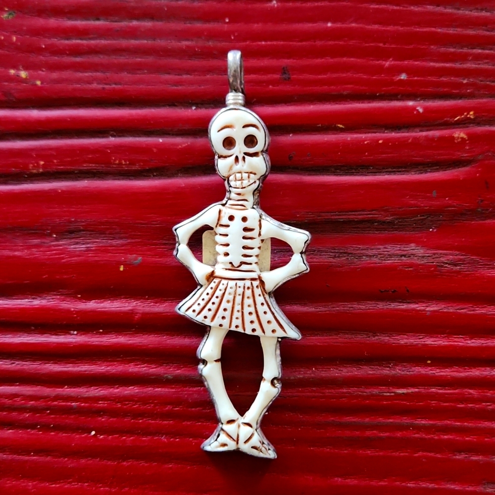 💀 Coreen Cordova Que Milagro skeleton
